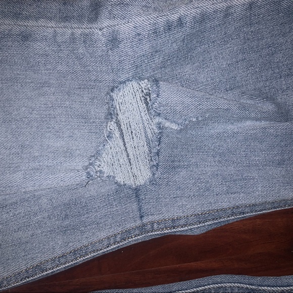 Old Navy Perfect Straight mid rise light wash jean - Picture 2 of 4